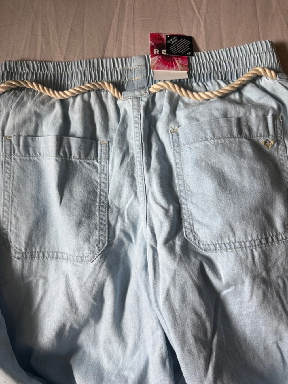 Roxy - Picture 4 of 7